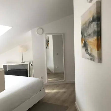 Apartment Lisbon10 *
