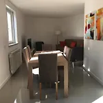 Lisbon10 דירה