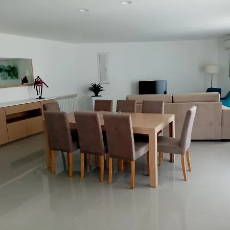 Apartment Lisbon10 *