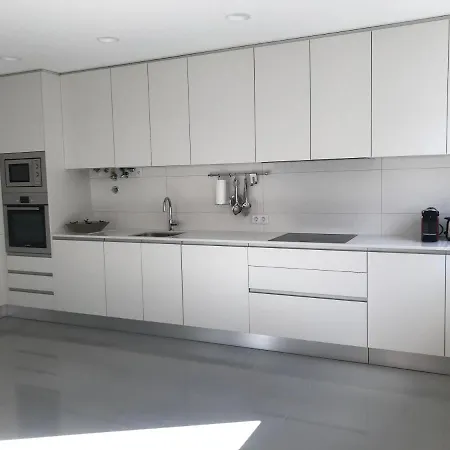 Apartmán Lisbon10 *