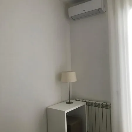 Lisbon10 Apartmán *