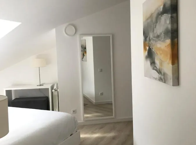 Apartment Lisbon10 *