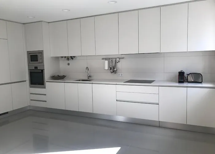 Apartment Lisbon10 *